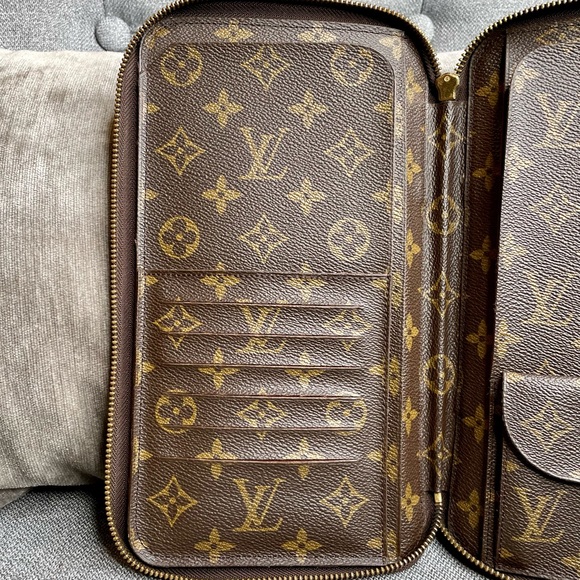 Rare & Discontinued! Louis Vuitton Poche Escapade Monogram Travel Organizer - Picture 7 of 16